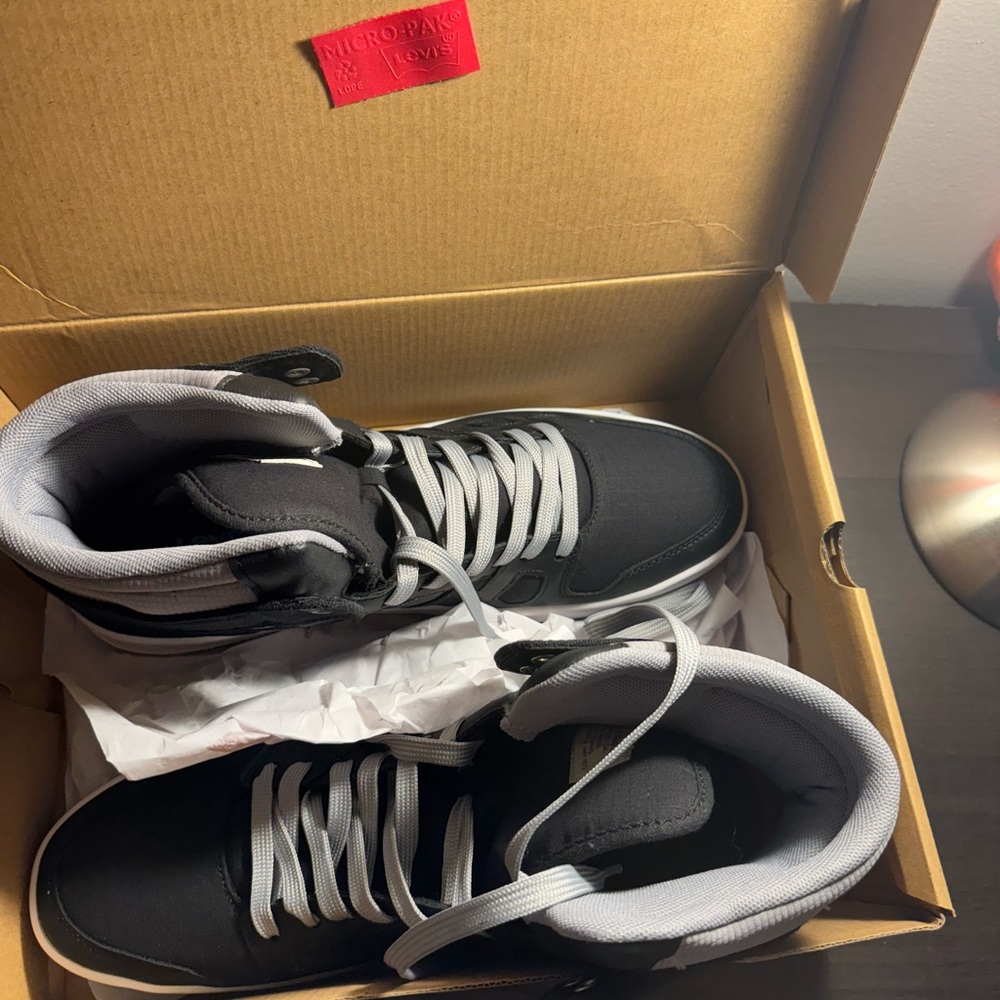 Denizen from Levi's Black and Gray Sneakers